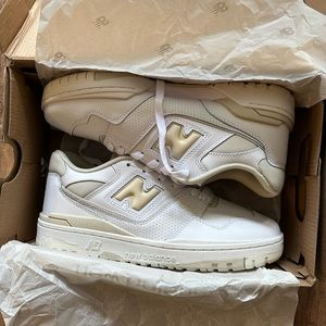 New Balance 550 Women’s Sneaker in Silver Birch